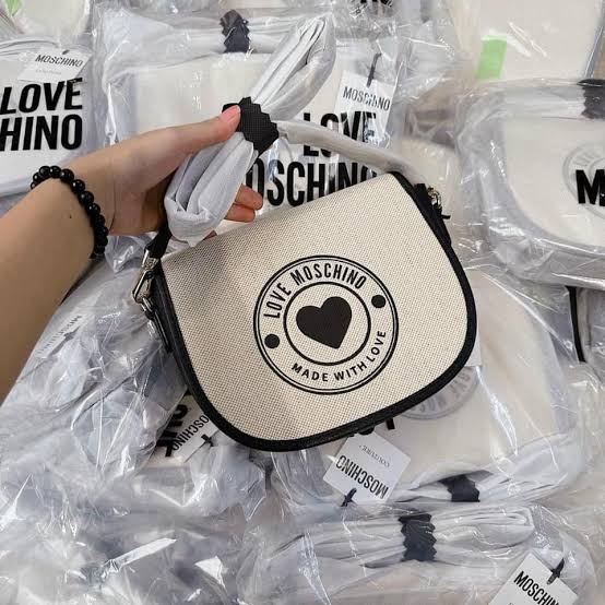 Love Moschino