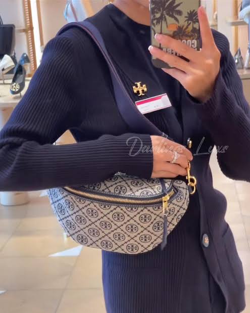 TORY BURCH T-monogram belt bag in Blue