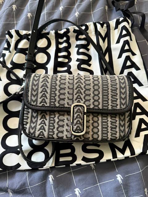 The Marc in black