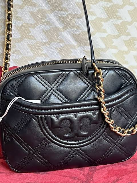Tory Burch FLEMING SOFT CAMERA BAG Crossbody in  Black