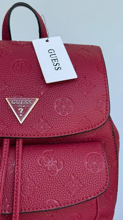 GUESS in pink