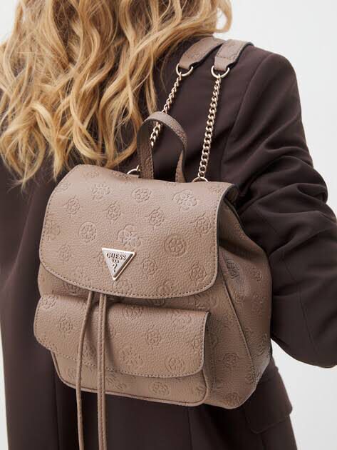 GUESS in beige