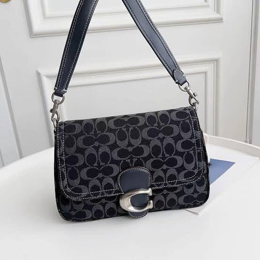 COACH SHOULDER BAG in black